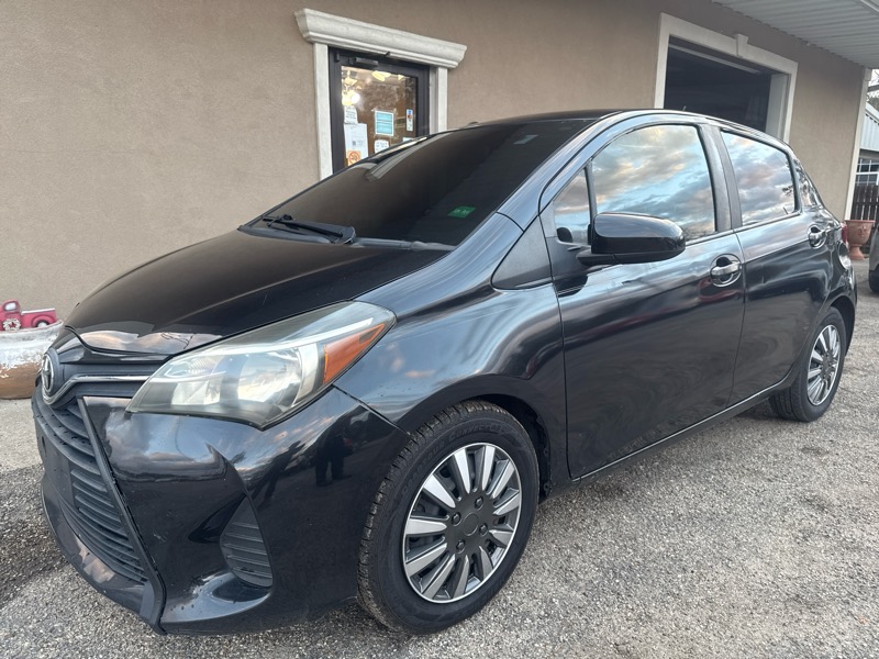 Toyota Yaris LE 5-Door AT 2015