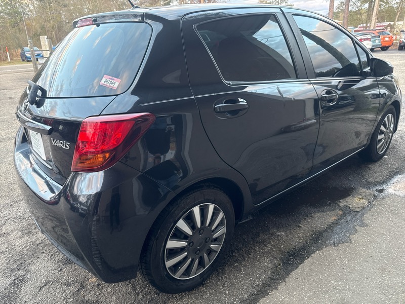 Toyota Yaris LE 5-Door AT 2015
