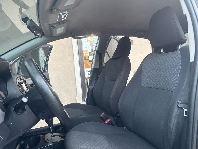 Toyota Yaris LE 5-Door AT 2015