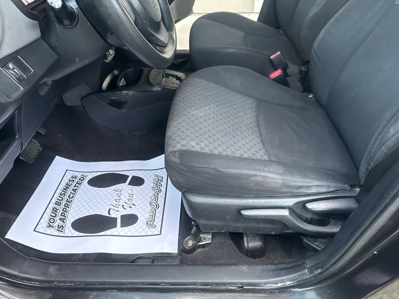 Toyota Yaris LE 5-Door AT 2015