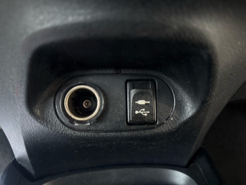 Toyota Yaris LE 5-Door AT 2015