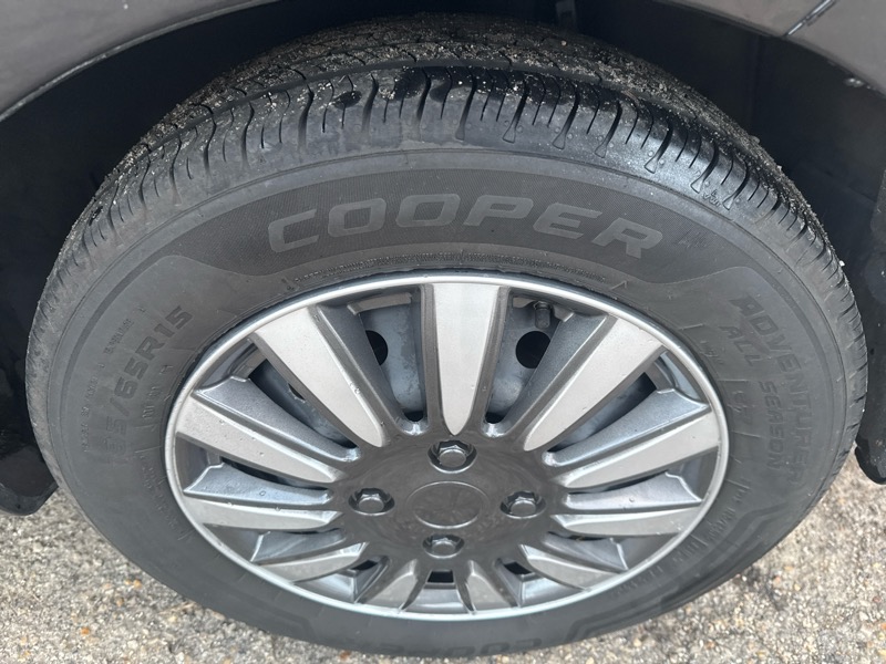 Toyota Yaris LE 5-Door AT 2015