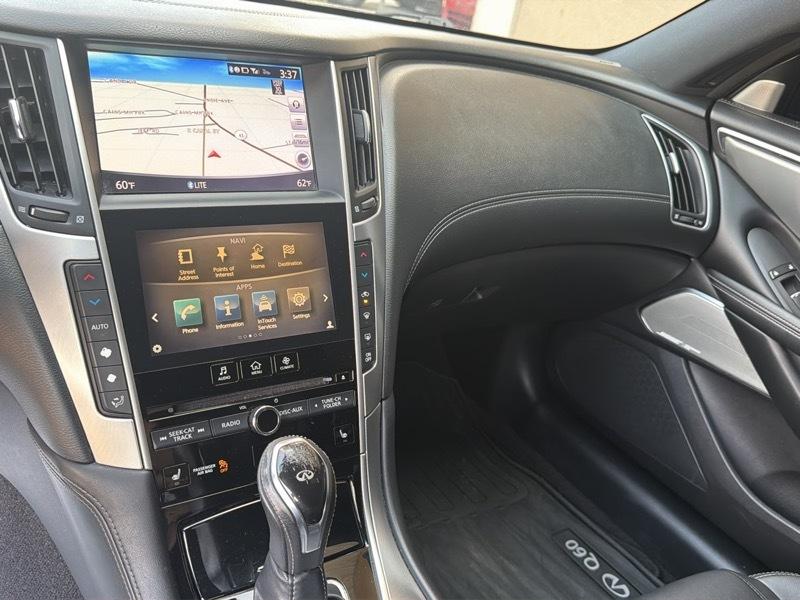 Infiniti Q60 2.0t AWD 2017