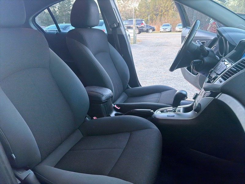 Chevrolet Cruze 1LT 2011