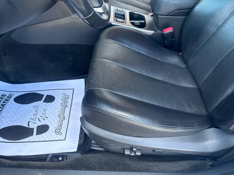 Subaru Legacy 3.6R Limited 2013