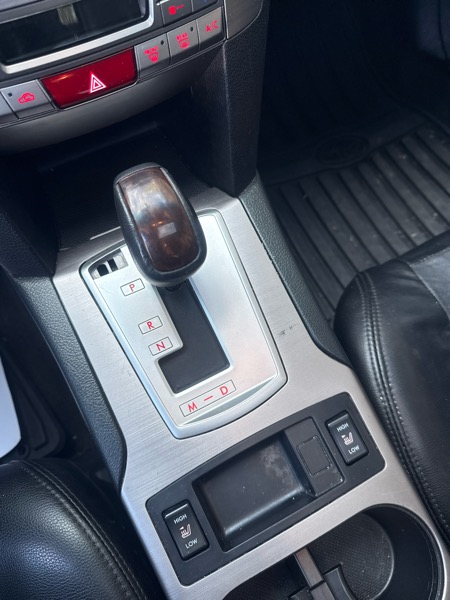 Subaru Legacy 3.6R Limited 2013