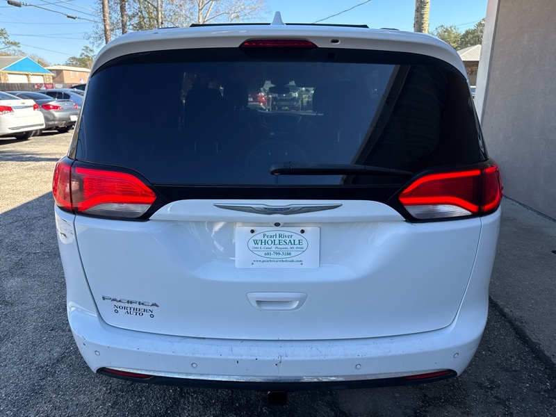 Chrysler Pacifica Touring-L 2017