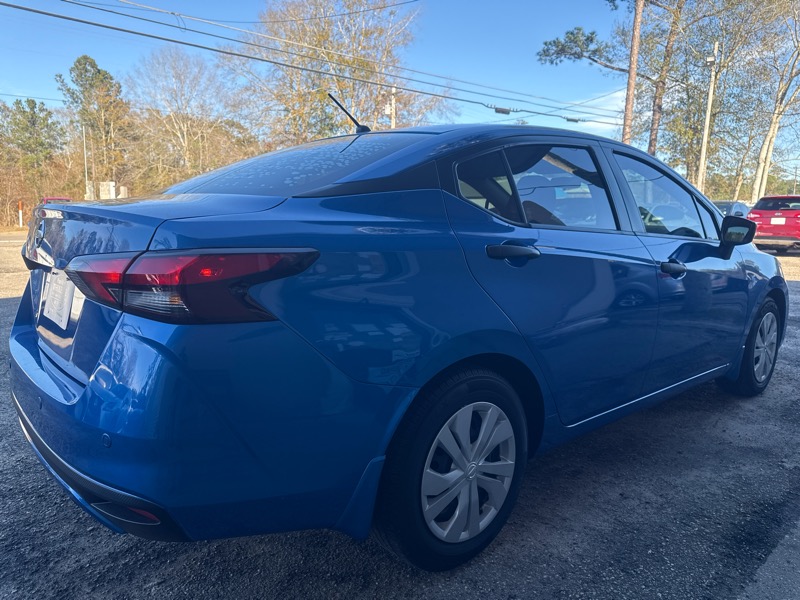Nissan Versa S CVT 2021