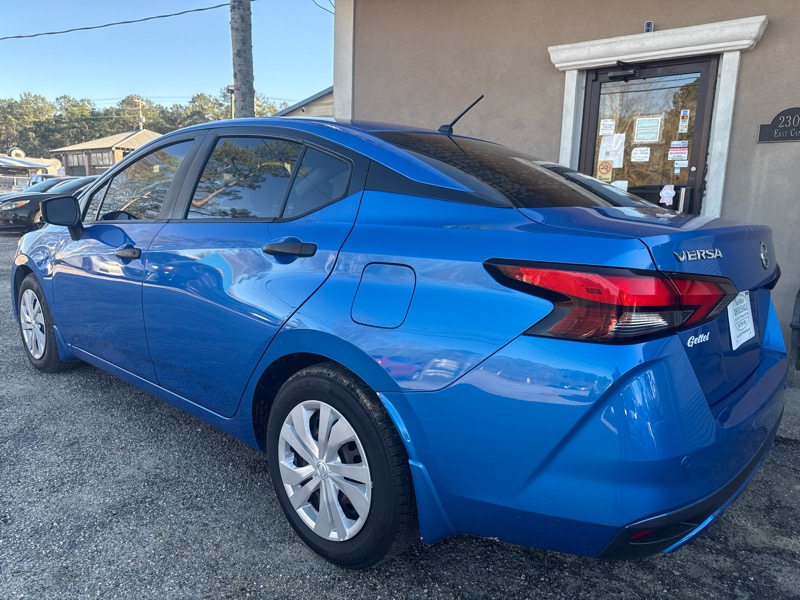 Nissan Versa S CVT 2021