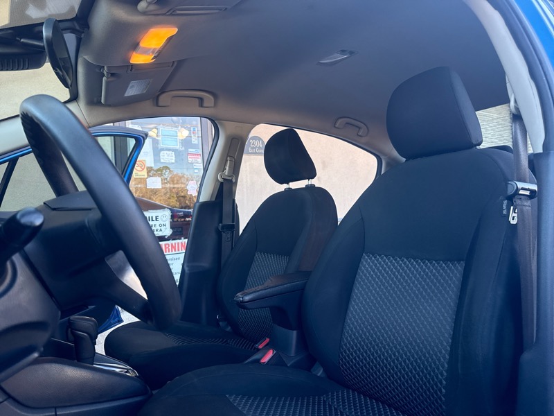 Nissan Versa S CVT 2021