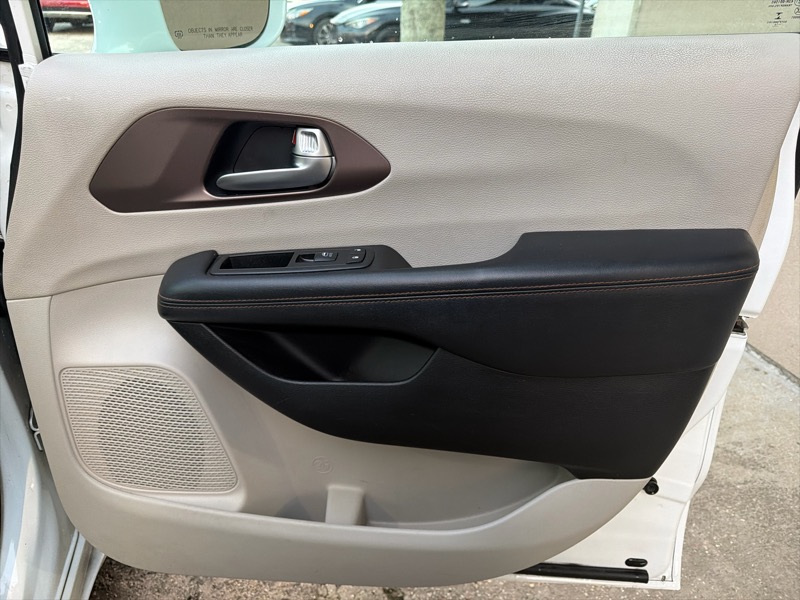 Chrysler Pacifica Touring-L 2017