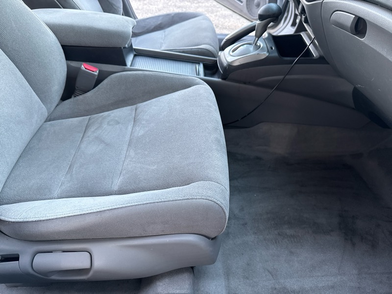 Honda Civic 4dr Sdn DX Auto 2007