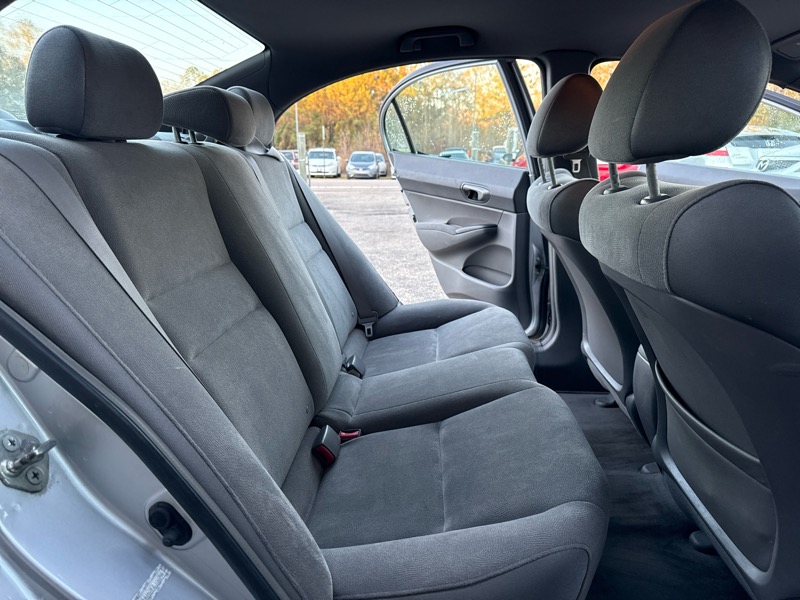 Honda Civic 4dr Sdn DX Auto 2007