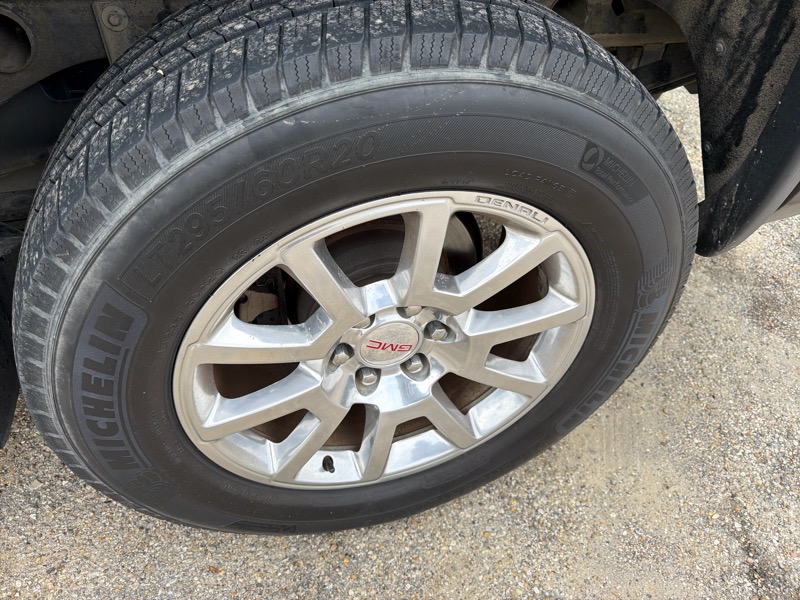 GMC Sierra 1500 Denali Crew Cab Short Box 4WD 2015