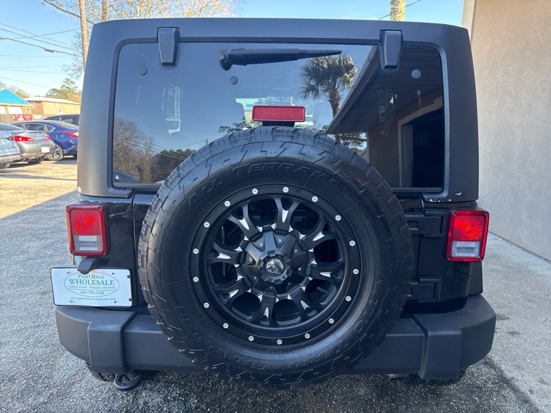 Jeep Wrangler Unlimited Sahara 4WD 2014