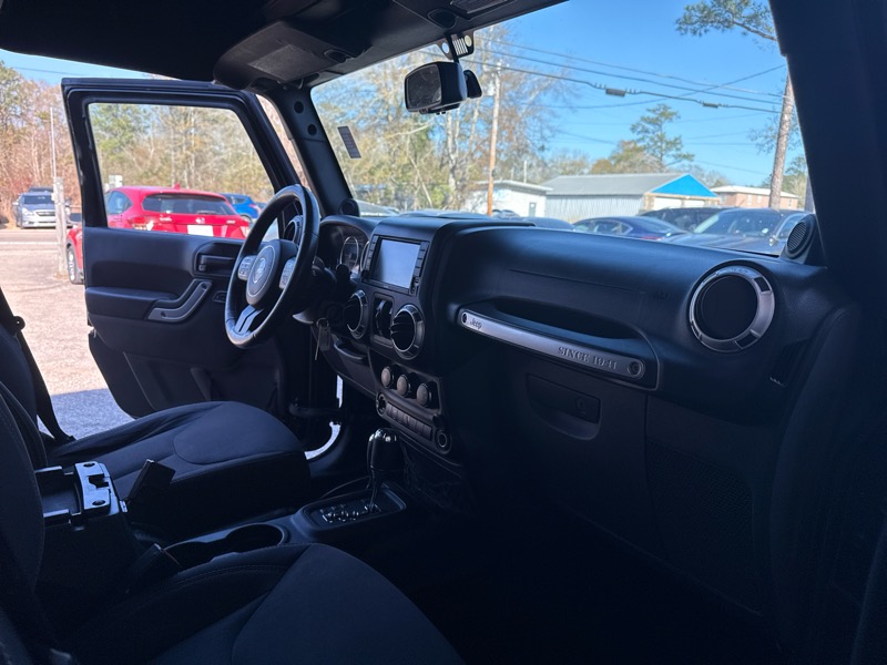 Jeep Wrangler Unlimited Sahara 4WD 2014