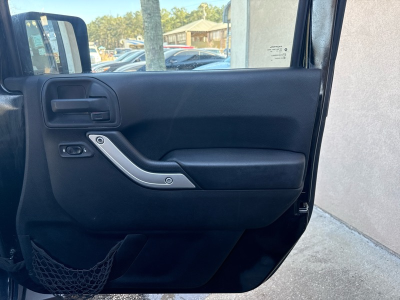 Jeep Wrangler Unlimited Sahara 4WD 2014