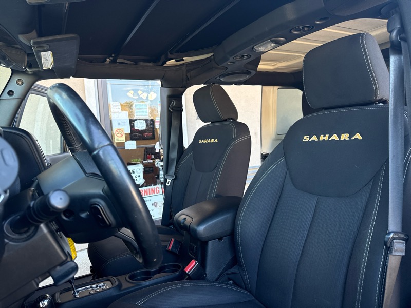 Jeep Wrangler Unlimited Sahara 4WD 2014