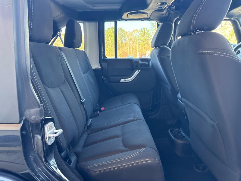 Jeep Wrangler Unlimited Sahara 4WD 2014