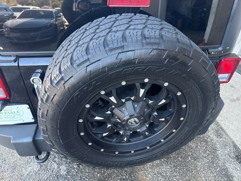 Jeep Wrangler Unlimited Sahara 4WD 2014