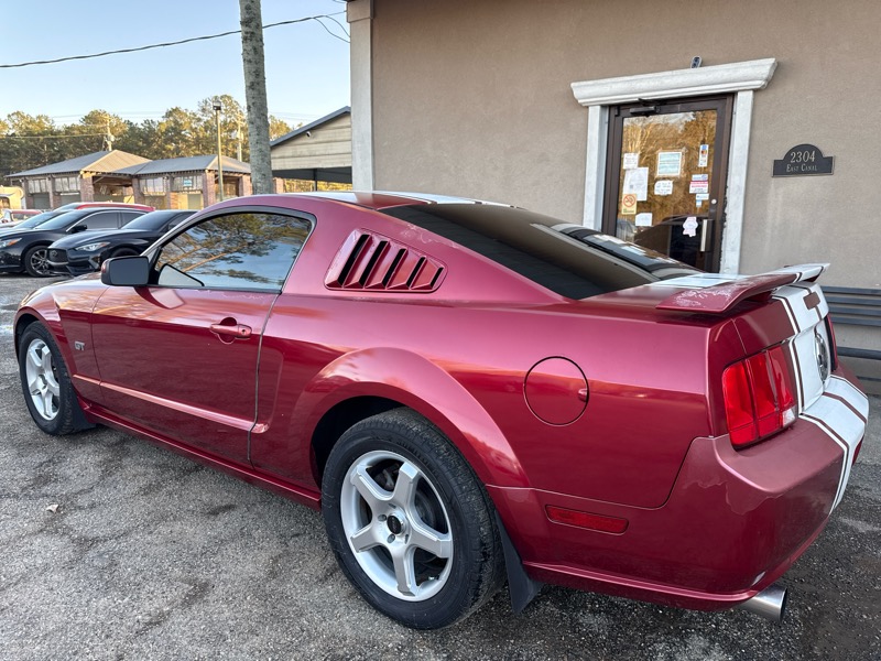 Ford Mustang GT Deluxe Coupe 2006