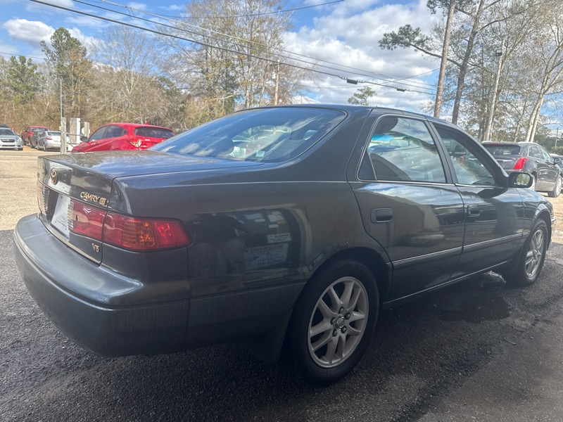 Toyota Camry LE V6 2001