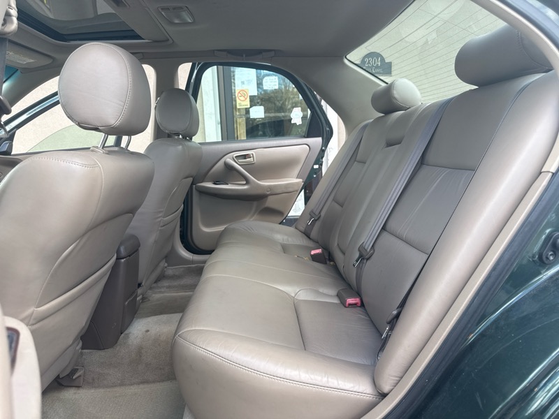 Toyota Camry LE V6 2001