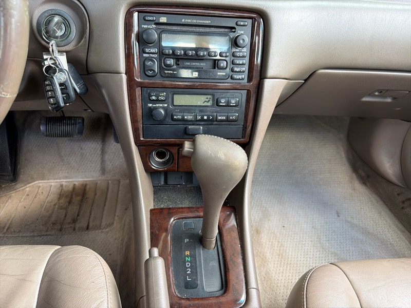 Toyota Camry LE V6 2001