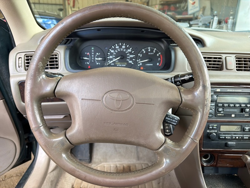 Toyota Camry LE V6 2001