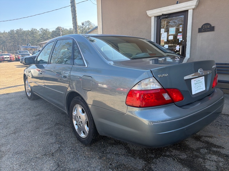 Toyota Avalon XL 2004