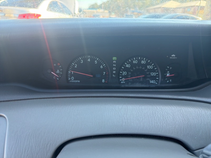 Toyota Avalon XL 2004