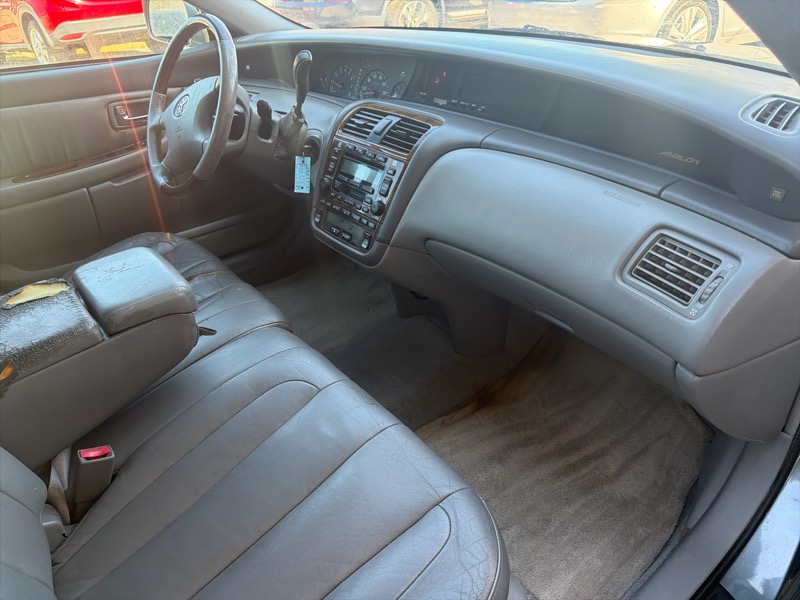 Toyota Avalon XL 2004