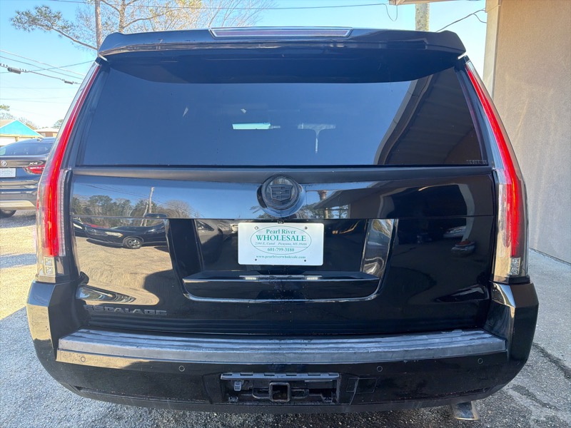 Cadillac Escalade Luxury 2WD 2015