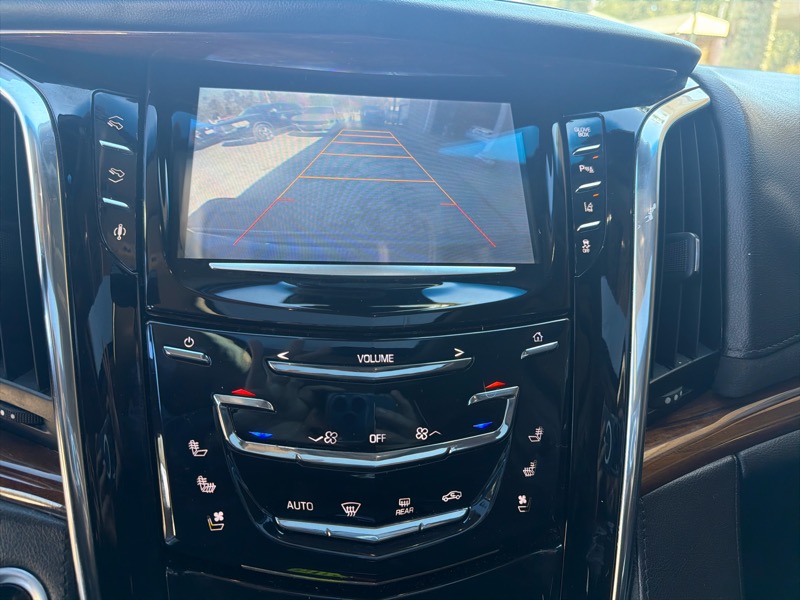 Cadillac Escalade Luxury 2WD 2015