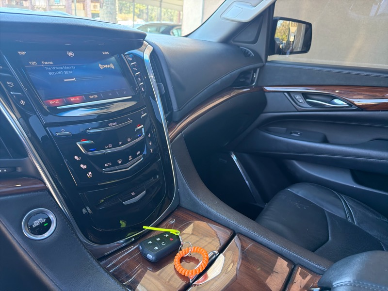 Cadillac Escalade Luxury 2WD 2015