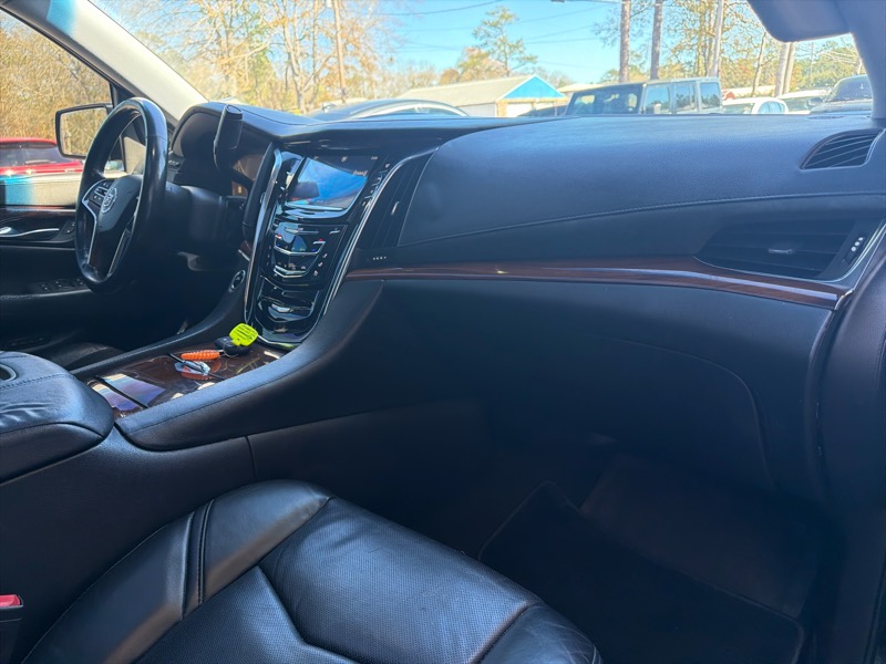 Cadillac Escalade Luxury 2WD 2015