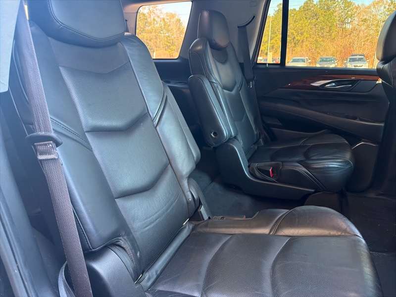 Cadillac Escalade Luxury 2WD 2015