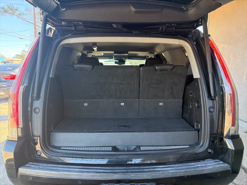 Cadillac Escalade Luxury 2WD 2015