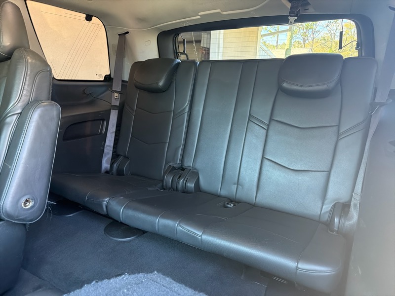 Cadillac Escalade Luxury 2WD 2015