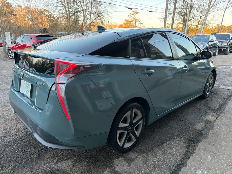 Toyota Prius Two Eco 2016