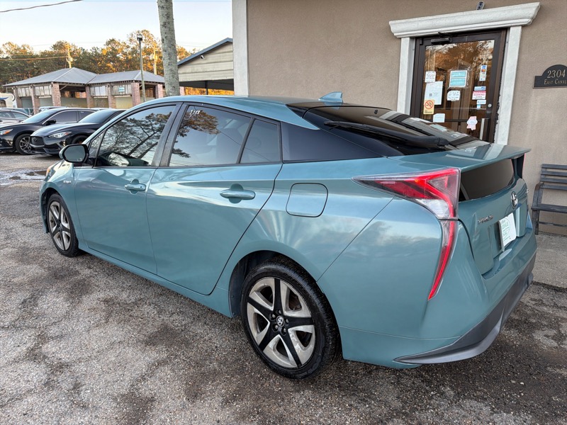 Toyota Prius Two Eco 2016