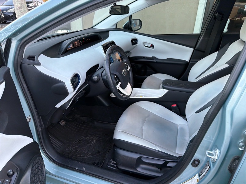 Toyota Prius Two Eco 2016