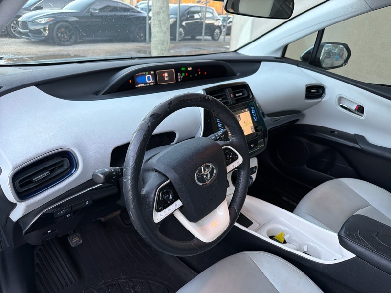 Toyota Prius Two Eco 2016