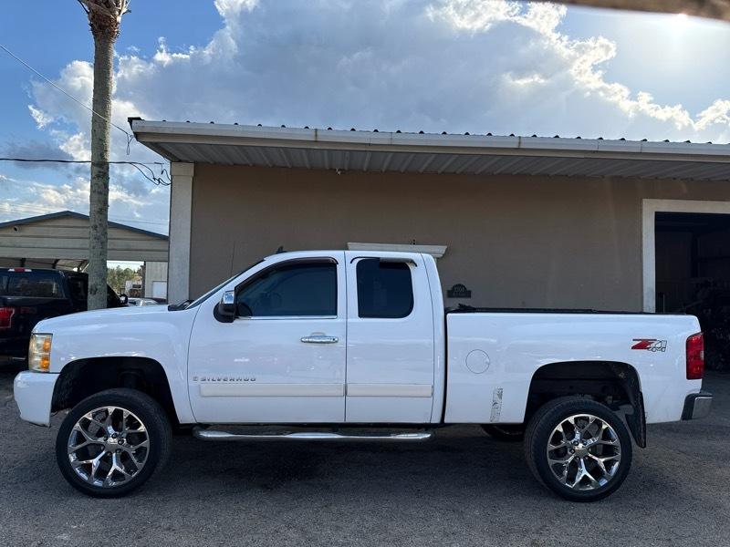Chevrolet Silverado 1500 4WD Ext Cab 143.5" LS 2008