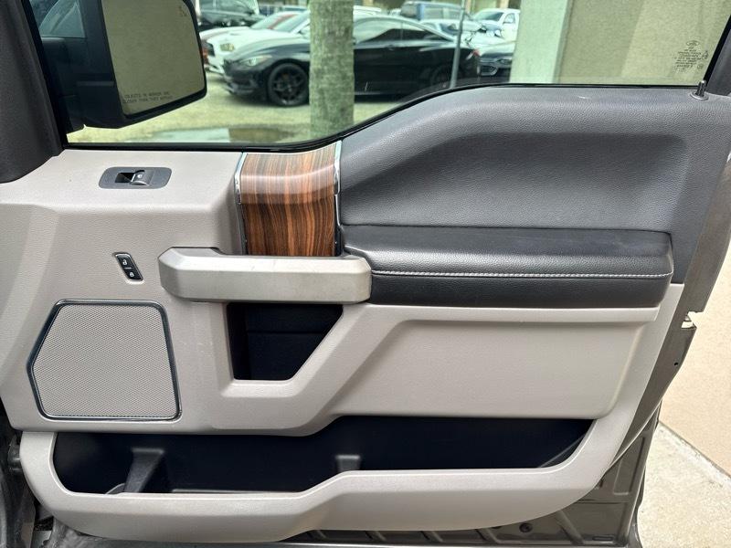 Ford F-150 4WD SuperCab 145" Lariat 2016