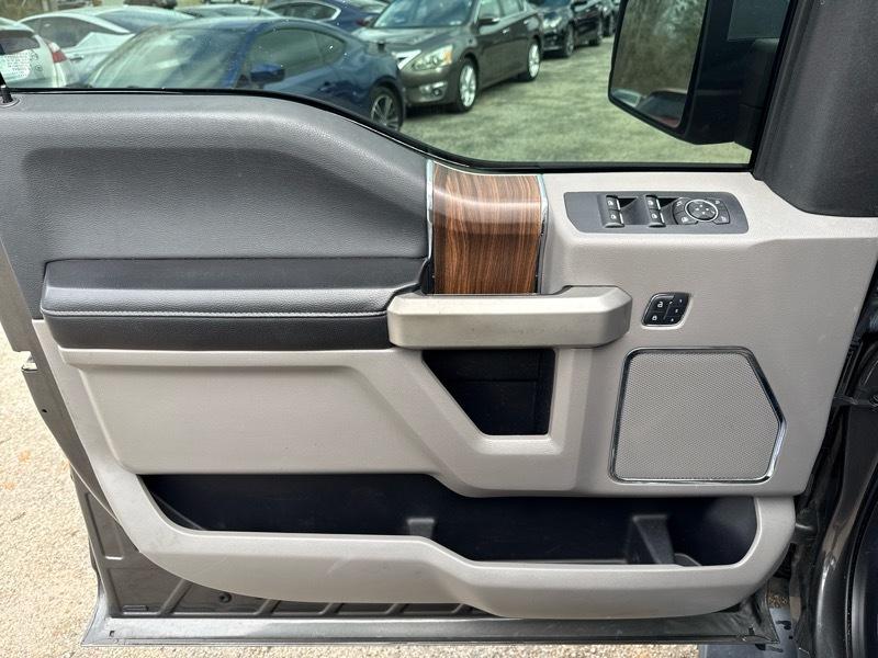 Ford F-150 4WD SuperCab 145" Lariat 2016