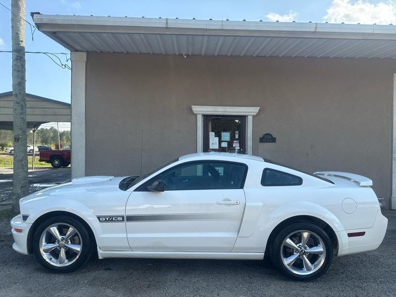 Ford Mustang GT Deluxe Coupe 2007