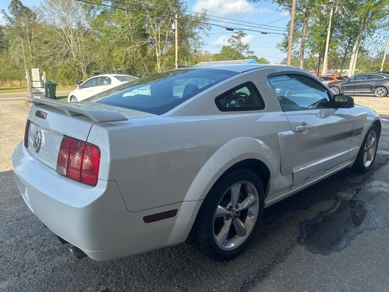 Ford Mustang GT Deluxe Coupe 2007