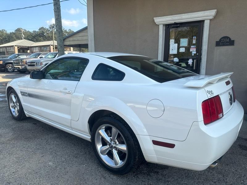 Ford Mustang GT Deluxe Coupe 2007