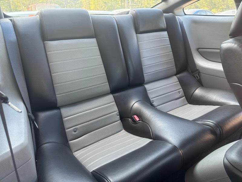 Ford Mustang GT Deluxe Coupe 2007